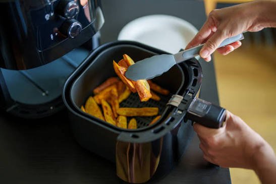 Las mejores freidoras de aire de 2026 comparadas sobre una encimera de cocina.